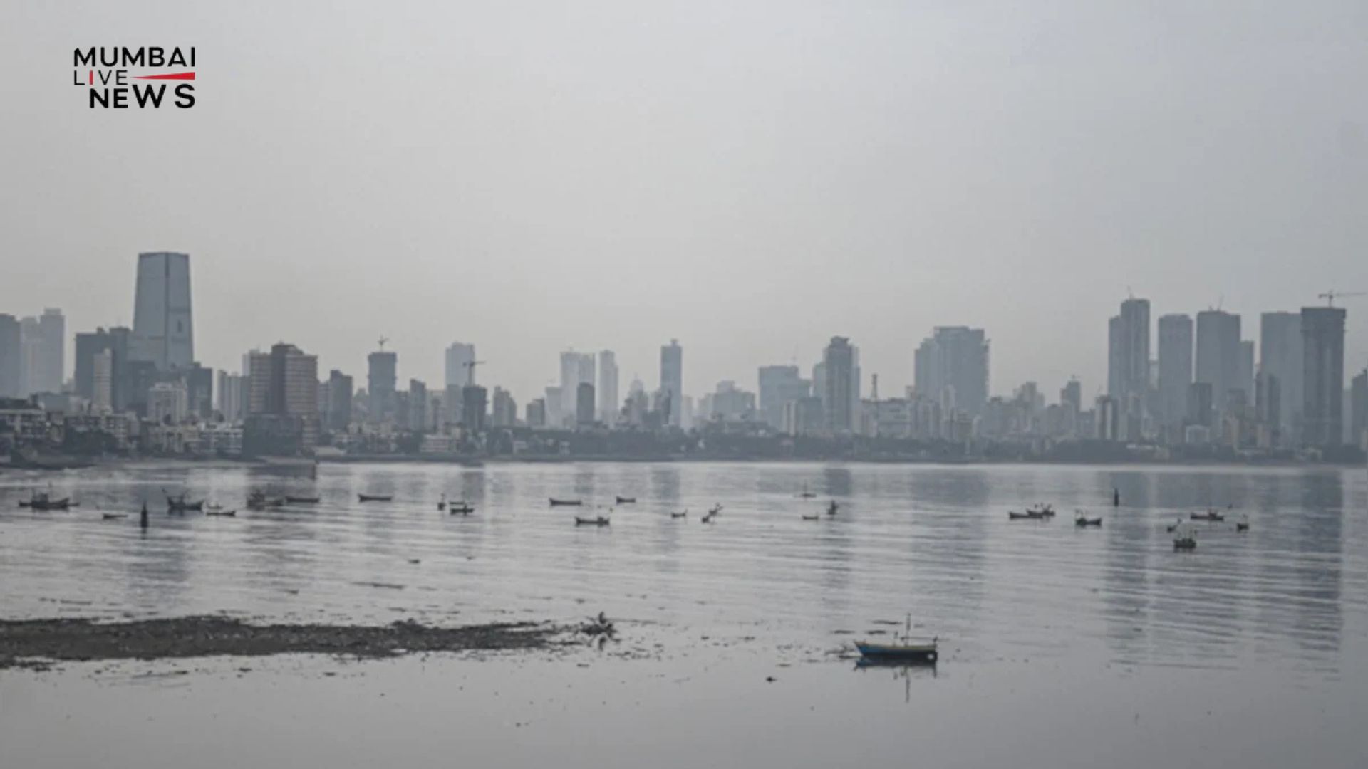 Dramatic Boat Accident Off Mumbai Coast: Fishing Boat Sinks After Collision with Cargo Ship, 8 Vessels and Navy Assist in Swift Rescue, No Injuries Reported