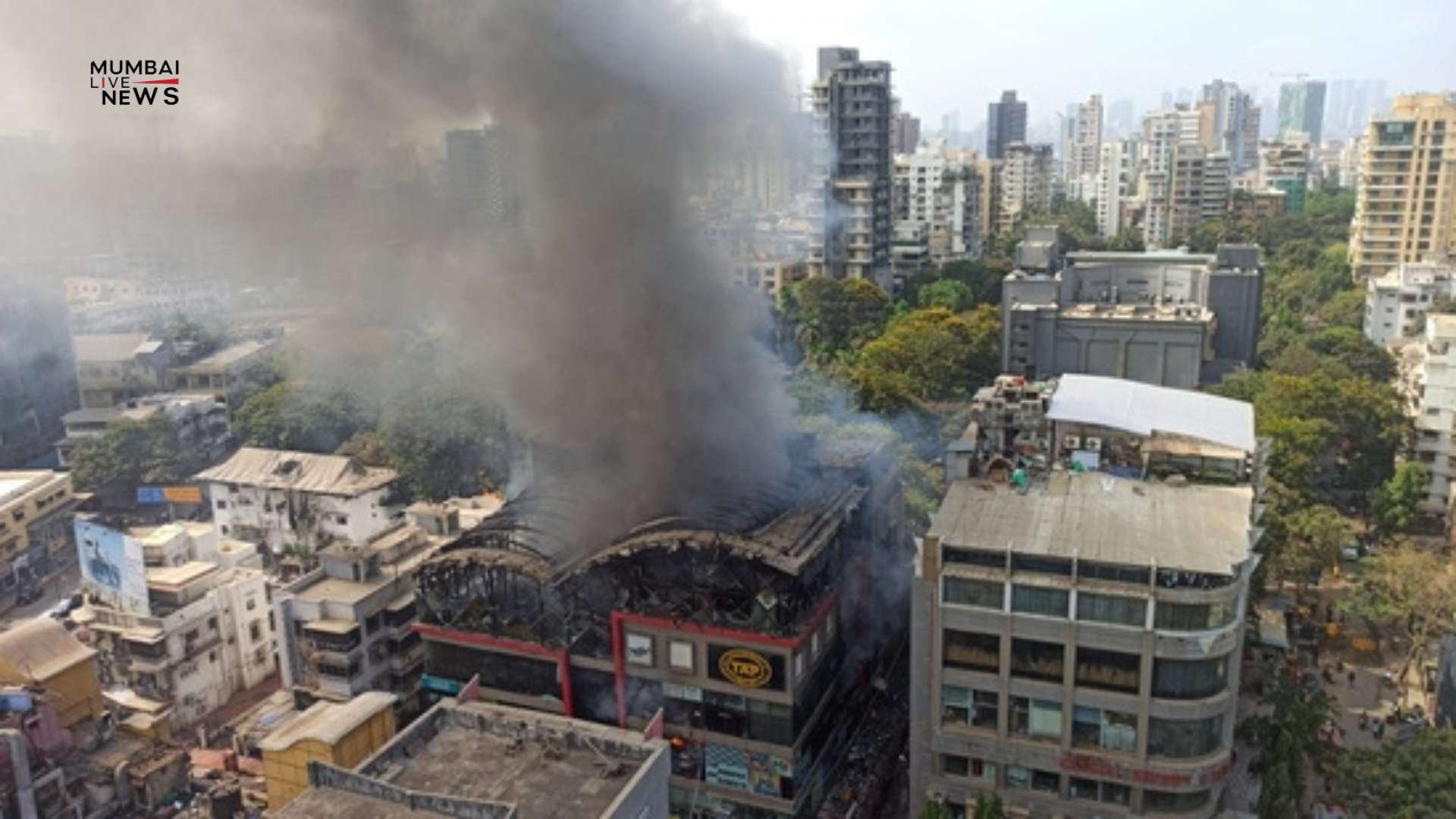 Mumbai Level-IV Blaze Breaks Out: Fire-Robot Deployed as Bandra Mall Engulfed in Flames